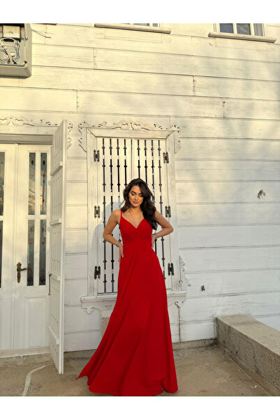 Mekafashion Червона сукня з бретельками та розрізом