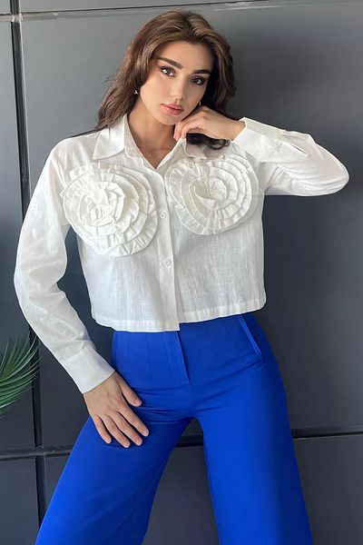 GÜLSELİ Κρεμ φλοράλ λινό Crop Top πουκάμισο