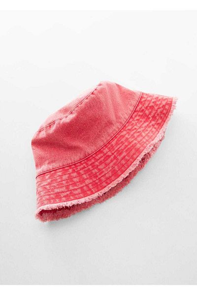 MANGO Woman Seamless Bucket Hat on the Edge