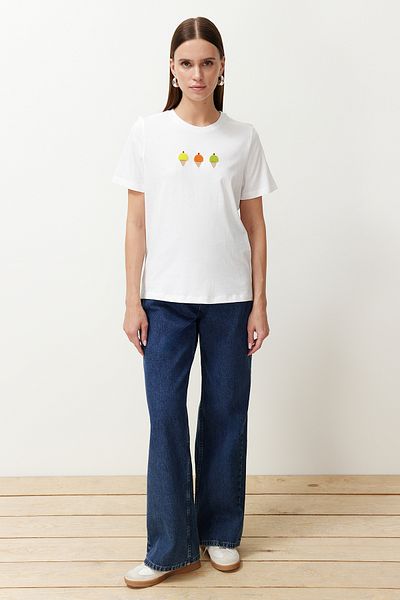 Trendyol Collection White 100% Cotton Embroidered Regular/Regular Fit Crew Neck Knitted T-Shirt TWOSS24TS00207