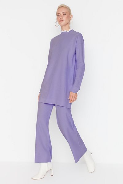 Trendyol Modest Lilafarbenes Strickset aus Pullover und Hose mit Perlen- und Tülldetails TCTAW23US00088