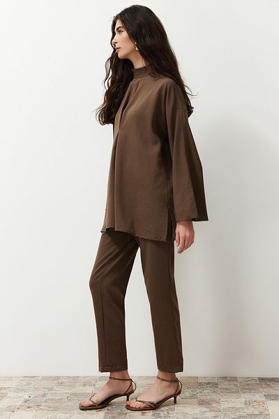 Trendyol Modest Detaillierter brauner Webanzug mit Kragen – TCTSS24US00055
