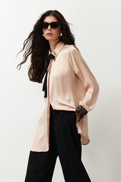 Trendyol Modest Bézs gallérú masni és csipke részletes szatén szőtt ing TCTSS24TG00024
