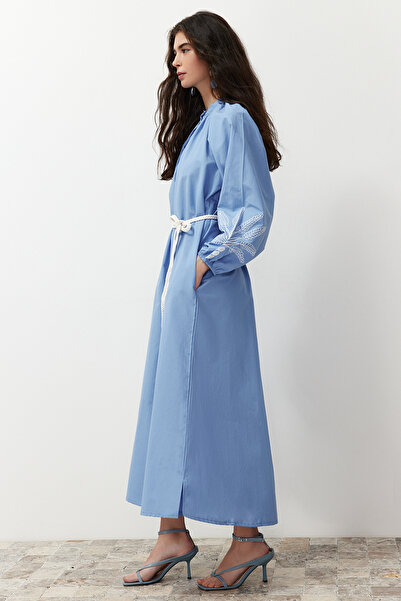 Trendyol Modest Μπλε μανίκι κεντημένο / κεντημένο φόρεμα με μπαλόνι με μανίκια TCTSS24EB00213