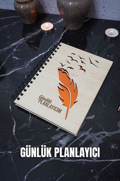 markcat Caiet de planificare din lemn Feather Pen - Agenda fără timp - Planificator zilnic (Caiet de planificare nedatat) A5