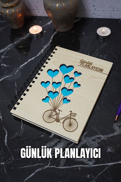 markcat Caiet de planuri din lemn cu balon inimă pentru bicicletă - Agenda nedatată - Planificator zilnic (Caiet de planificare) A5