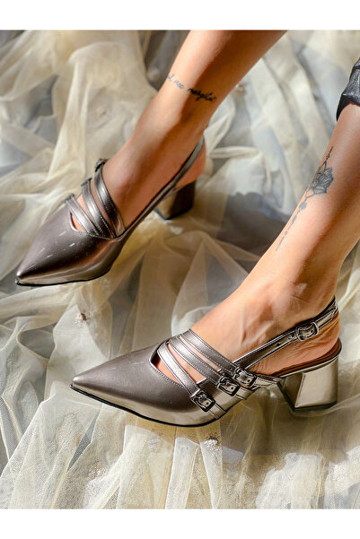 irmona صندل بكعب 3 إبزيم من الجلد المدخن من MIA