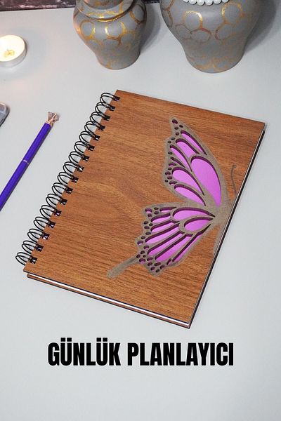 markcat Σημειωματάριο A5 Half Butterfly Design Ξύλινο κάλυμμα Daily Planner - Ανάλογο χωρίς ημερομηνία (PERIODIC PLANNER)