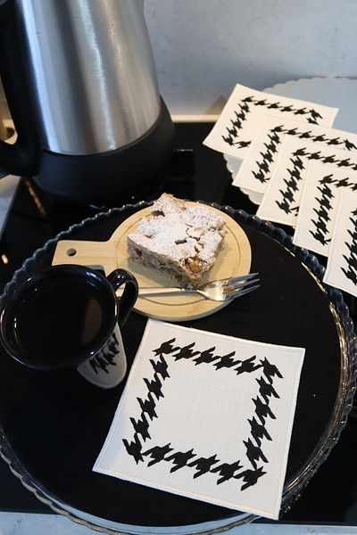 vipceyiz Goose Feet Patterned Coffee Side Serving Napkin (6 pieces)