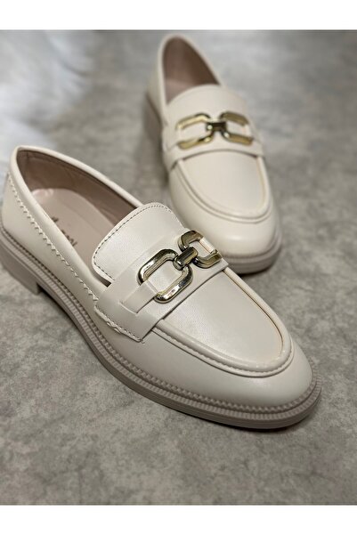 İmerShoes Бежеві жіночі лофери - на низьких підборах, з ланцюжком, овальним носком, макосен 100