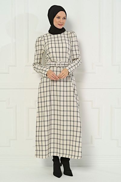 Beyza Χειμερινό φόρεμα Hijab με λευκό καρό σχέδιο - Ağva 5301