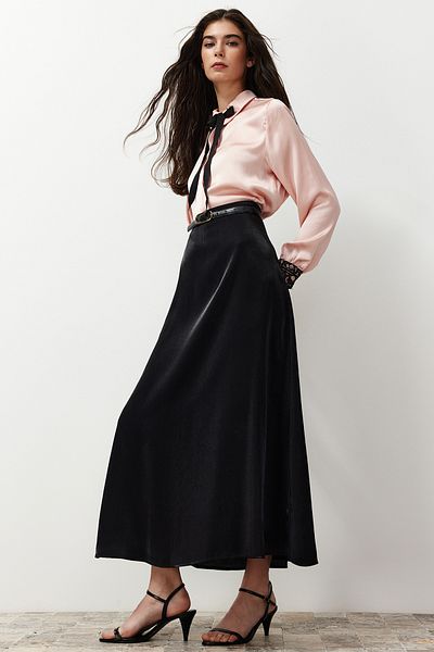 Trendyol Modest Fustă neagră din satin TCTSS24EE00017