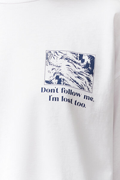 Trendyol Collection Λευκό 100% βαμβακερό πίσω και μπροστινό εμπριμέ Πλεκτό T-Shirt Oversize/Άνετη Εφαρμογή TWOSS24TS00234