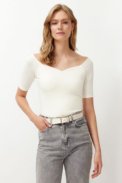 Trendyol Collection Ecru Heart Collar Short Sleeve Regular/Regular Fit Knitted Blouse TWOSS24BZ00561