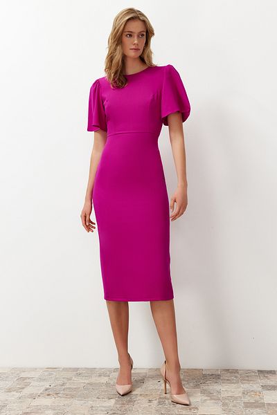 Trendyol Collection Fukszia Midi ceruza szoknya ruha - A-vonal, redős részletek az ujján, szövött - TWOSS24EL00659