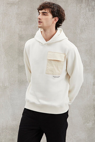 GRIMELANGE Pánská mikina Nigel s kapucí a padákovou kapsou v uvolněném střihu v kamenné barvě