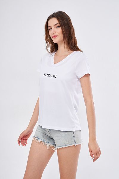 Moda Işık Sports T-shirt White Color V-neck Brooklyn Printed Fabric