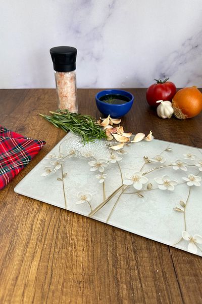 Decorita لوح تقطيع الزجاج - لوح تقطيع الزجاج |   زهرة بيضاء - ذهبية |   20 سم × 30 سم