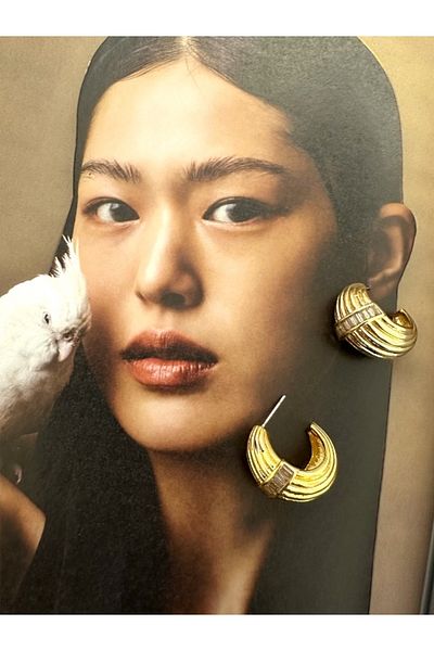 Finery by Nerrs Line Model Hoop Earrings with Baguette Stone in the Middle