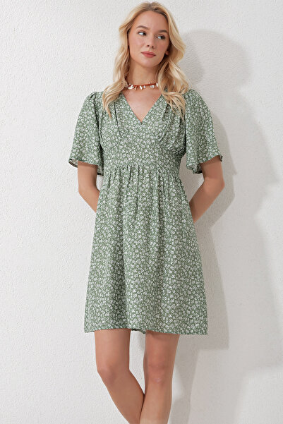 Trend Alaçatı Stili Γυναικείο κοντό μανίκι με λαιμόκοψη V με φλοράλ φούστα με λουλουδάτο υφαντό φόρεμα Alc-X11742