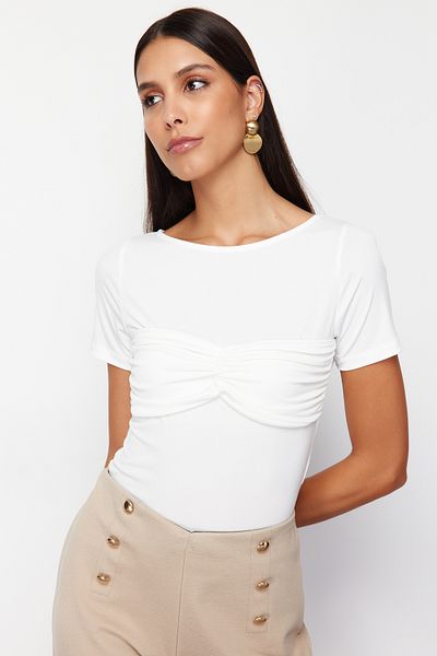 Trendyol Collection Біла приталена блуза з еластичного матеріалу Orme TWOSS24BZ00505, що облягає тіло