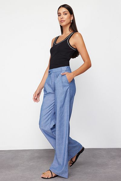 Trendyol Collection Sötétkék redőzött, magas derekú, széles lábszárú farmernadrág TWOSS24JE00280