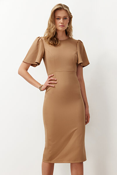 Trendyol Collection Μίντι φόρεμα A-Line Mink - Λεπτομέρεια πιέτες στο μανίκι, υφαντή φούστα μολύβι TWOSS24EL00659