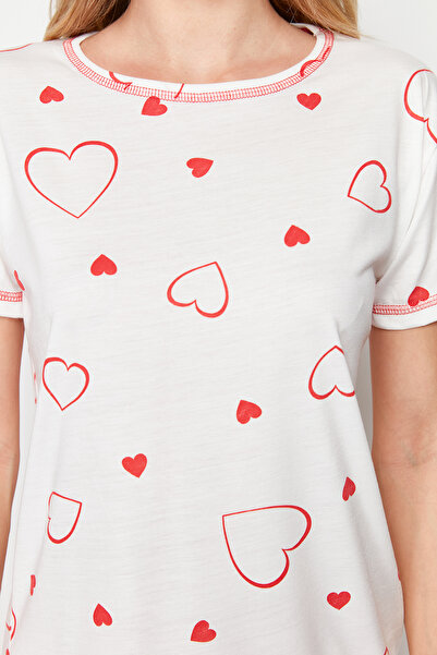 Trendyol Collection Fehér-piros szívű kötött pizsama szett THMSS24PT00358
