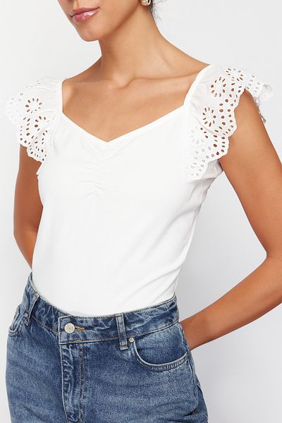 Edit by Trendyol Λευκά μανίκια πλισέ κανονικό πλεκτό T-shirt TEDSS24TS00036