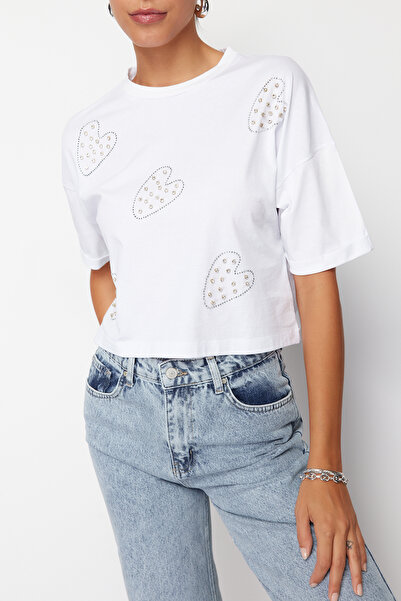 Edit by Trendyol Tricou tricotat obișnuit cu detaliu alb cu piatră de inimă T...