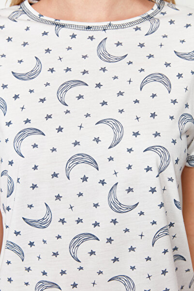 Trendyol Collection Sada pleteného pyžama s bílým vzorem THMSS23PT00212