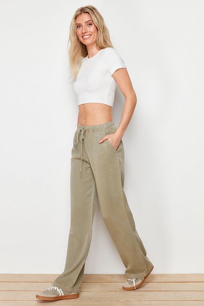 Trendyol Collection Elastische Khaki-Jeans mit hoher Taille – 100 % Tencel ™ , Nachhaltiges TWOSS24JE00203