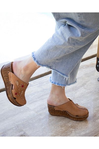 CONSUELO Orthopedic Wedge Heeled Leather Slippers