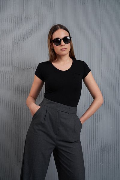 citycenterfashion Tricou de bază detaliat cu decolteu în V pentru damă, cty-abr-1065