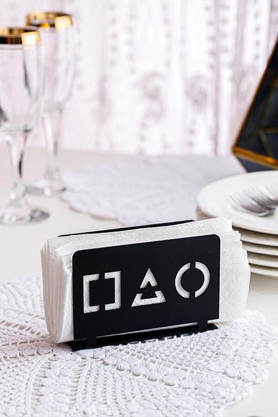 Doreline Geometric Motif Desktop Decorative Napkin Holder Towel Holder Black (dimension: 12 X 8)
