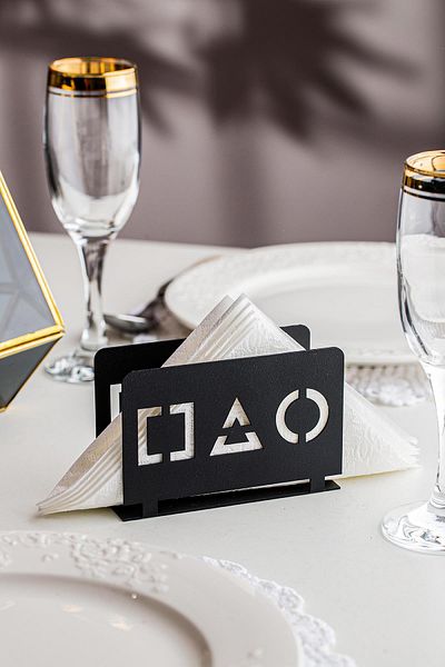 Doreline Geometric Motif Desktop Decorative Napkin Holder Towel Holder Black (dimension: 12 X 8)