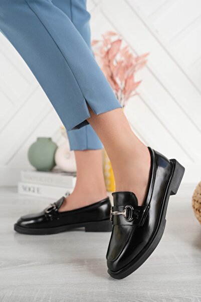 Aymood Жіночі чорні ланцюгові пряжки Товста підошва Пу Шкіра Повсякденні класичні підбори на підборах Мокасини Мокасини Туфлі на підборах