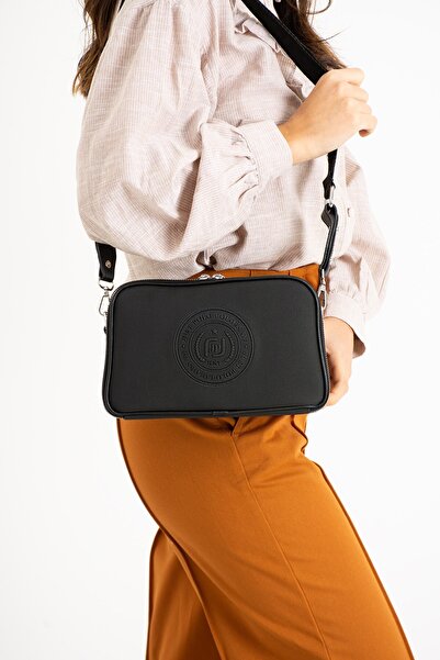 Just Polo Kadın Siyah Yeni Sezon Orta Boy  Lakoste Kumaş 5 Bölmeli Postacı Om...