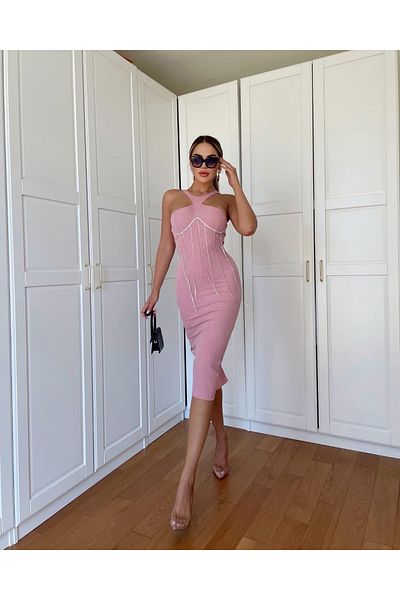 1Moda1Tarz Γυναικείο ροζ κρεπ ύφασμα με αλυσίδα με λεπτομέρεια Midi design φόρεμα