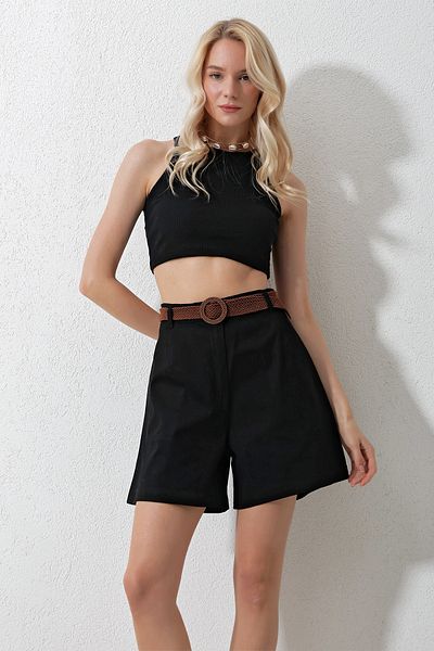 Trend Alaçatı Stili Schwarze Gabardine-Shorts aus Strohstrick mit Gürtel für Damen ALC-X10271