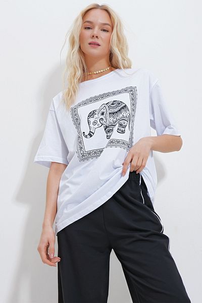 Trend Alaçatı Stili Tricou supradimensionat cu imprimeu elefant cu piatră, alb, pentru femei ALC-X11968