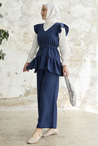 InStyle Костюм з оборками на плечах темно-синій