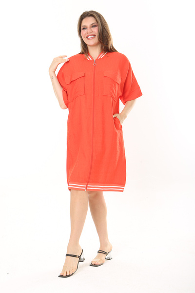 Şans Жіноче плаття великого розміру з застібкою спереду, ребристими деталями та аеробін-тканиною 65N37880