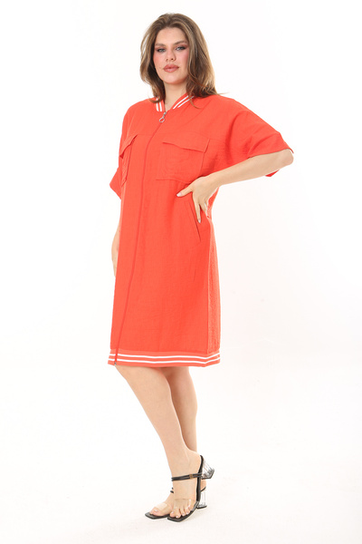 Şans Жіноче плаття великого розміру з застібкою спереду, ребристими деталями та аеробін-тканиною 65N37880