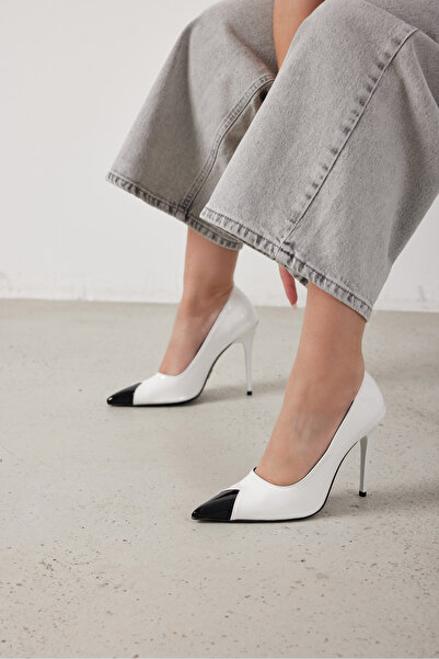 AYAKKABI PRENSİ White Patent Leather Women's Stiletto, Heeled Shoes with Black Detail