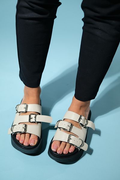 LuviShoes Papuci de damă OLAVA cu cataramă bej cu talpă groasă