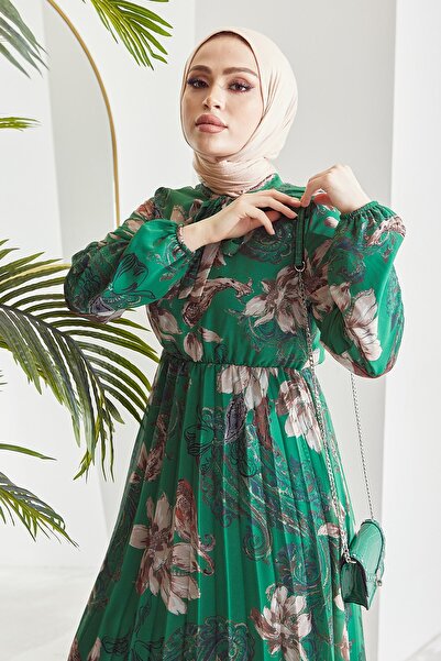 InStyle Šifonové hidžábové šaty Serena s květinovým vzorem - smaragdově zelené