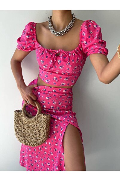 ModaWiser Kadın Çiçek Desenli Yırtmaçlı Etek ve Önü Bağlama Detaylı Sırtı Gip...