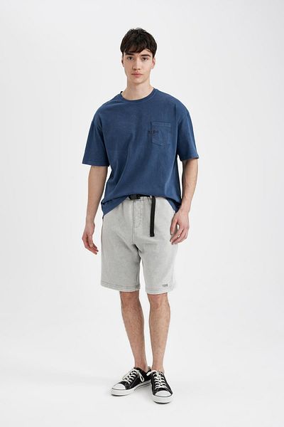 DeFacto Shorts mit geradem Bein und breiter Tasche – waschbarer Fadeneffekt B8797ax24sm