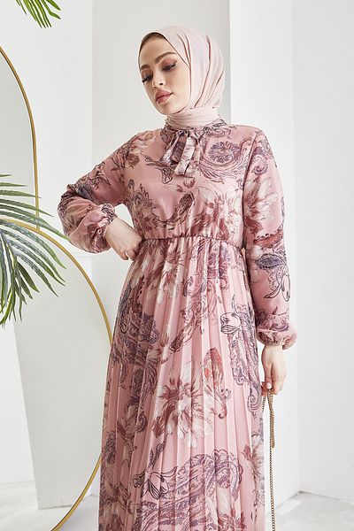 InStyle Serena Hijab-Kleid aus plissiertem Chiffon mit Blumenmuster – Dusty Rose